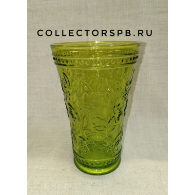 Ваза для цветов, стакан, бокал. Зеленое стекло. Высота: 15 см. Ваза для цветов, стакан, бокал. Зеленое стекло. Высота: 15 см.