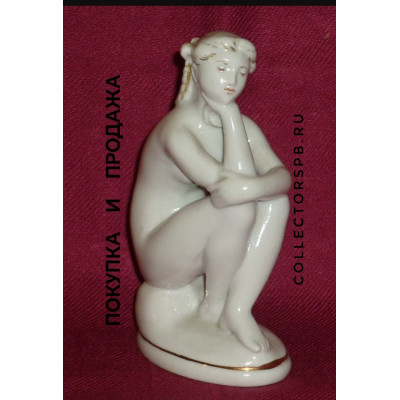 Статуэтка "На пляже". Фарфор ЛФЗ СССР. Гендельман. 