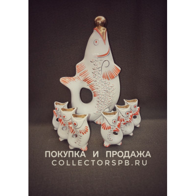 Штоф, графин и 6 стопок "Рыбы", карпы. В белом с позолотой исполнении. Фарфор. Полонне ЗХК. СССР. В отличном состоянии.