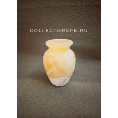 Вазочка для цветов.  Камень. Оникс. Высота: 10,5 см.