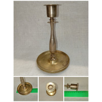 Подсвечник на одну свечу. Бронза. Высота: 17 см.