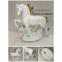 Статуэтка "Конь златогривый". Фарфор ЛФЗ СССР. В отличном состоянии. 