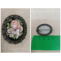 Брошь, брошка. Финифть, металл. Размер: 4 х 3 см. 